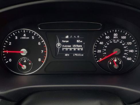 Used 2018 Kia Sorento LX image 16