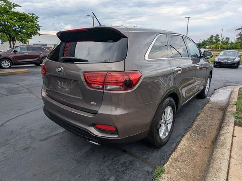 Used 2019 Kia Sorento FWD image 7