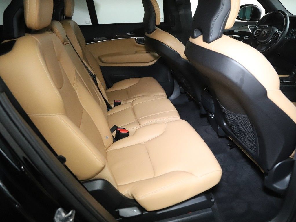 Used 2019 Volvo XC90 T6 Momentum w/ Protection Package Premier AWD/4WD image 32