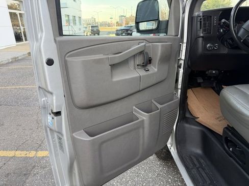 Used 2020 Chevrolet Express 2500 LS w/ Driver Convenience Package image 16