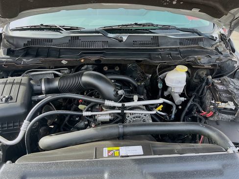 Used 2020 RAM 1500 Classic SLT AWD/4WD image 28