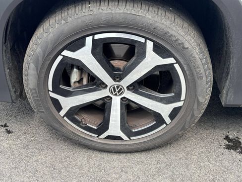 Used 2026 Volkswagen Tiguan SE AWD/4WD image 28