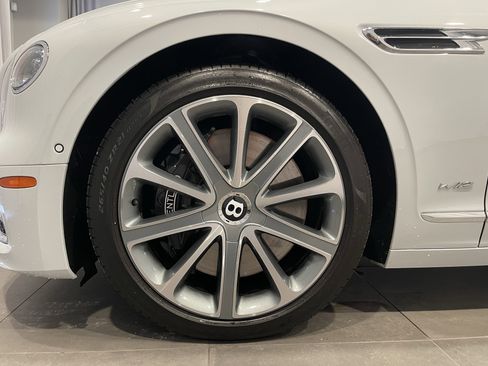 Used 2020 Bentley Flying Spur W12 image 7