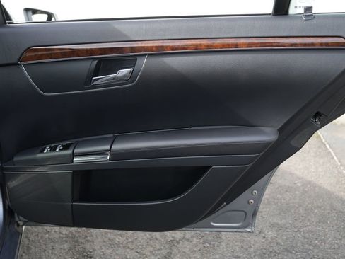 Used 2011 Mercedes-Benz S 550 4MATIC image 38