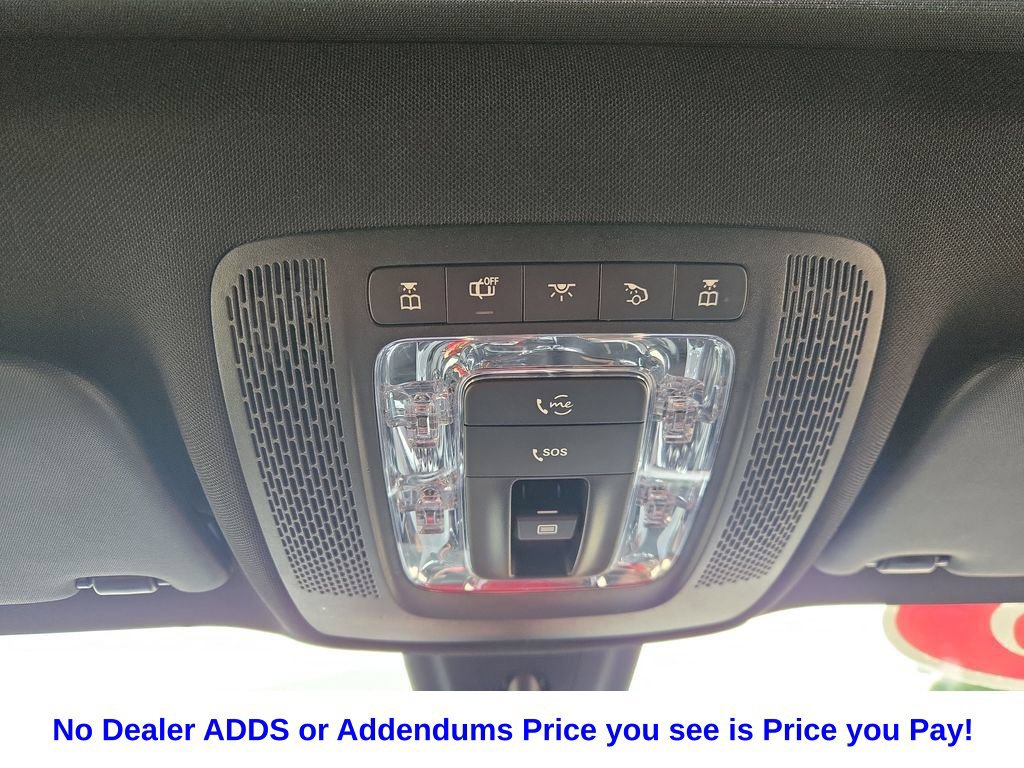 Used 2023 Mercedes-Benz GLB 250 4MATIC w/ Premium Package image 39