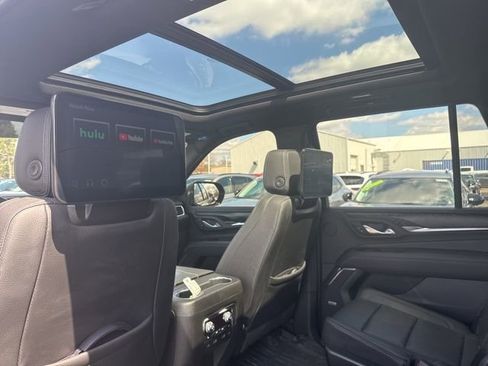Used 2024 GMC Yukon Denali w/ Advanced Technology Package image 4