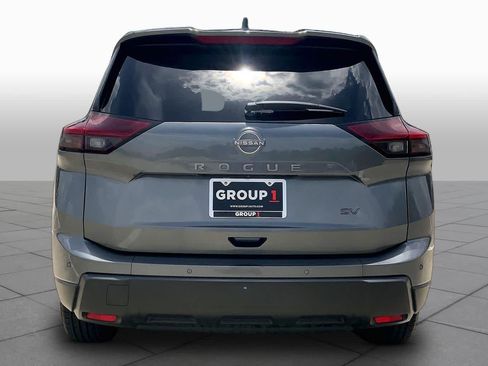 Used 2024 Nissan Rogue SV FWD image 5