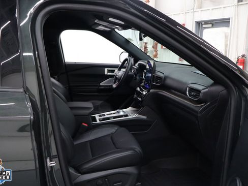 Certified 2023 Ford Explorer Platinum w/ Technology Package RWD image 30