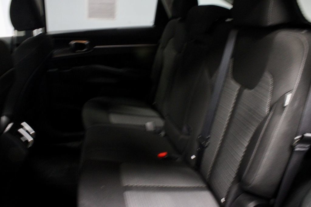 Used 2024 Kia Sorento LX FWD image 21
