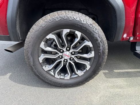 Used 2026 GMC Canyon Denali AWD/4WD image 9