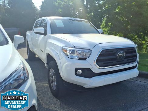 Used 2019 Toyota Tacoma SR5 RWD image 1