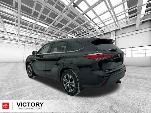 Used 2021 Toyota Highlander XLE image 5