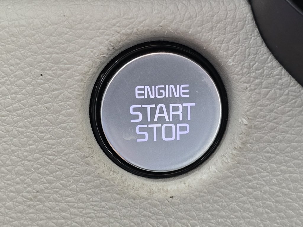 Certified 2025 Kia Carnival EX FWD image 40