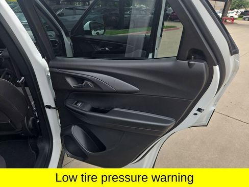 Used 2025 Chevrolet TrailBlazer LT AWD/4WD image 21