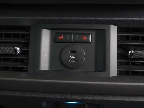 Used 2025 Ford F150 Lariat w/ Equipment Group 502A High image 13