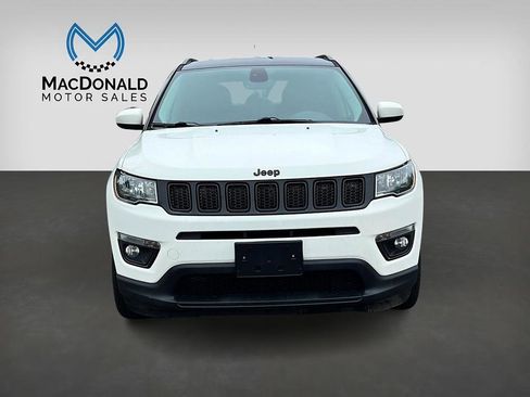 Used 2018 Jeep Compass Latitude w/ Popular Equipment Group FWD image 3