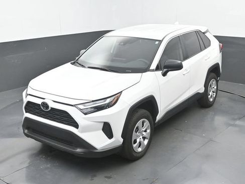 Used 2025 Toyota RAV4 LE FWD image 29