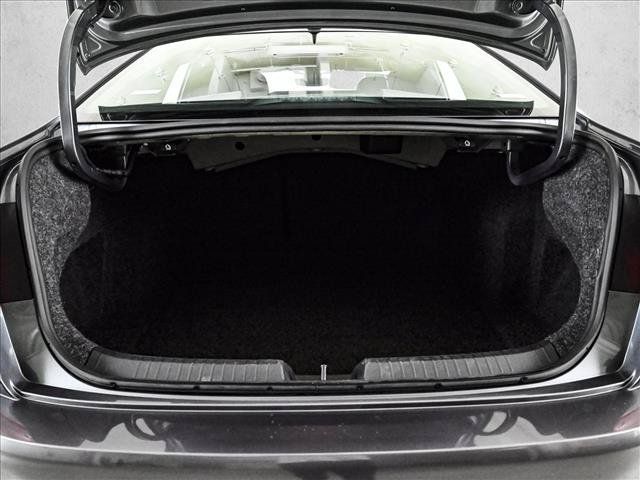 Used 2024 Volkswagen Jetta SE FWD image 6
