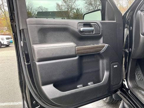 Used 2021 Chevrolet Silverado 1500 LT Trail Boss w/ Convenience Package II AWD/4WD image 9