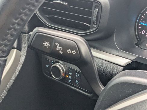 Used 2022 Ford Explorer XLT image 28