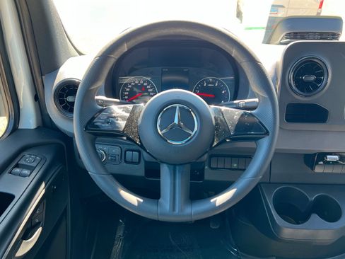 New 2025 Mercedes-Benz Sprinter 2500 image 12