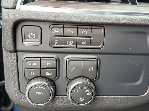 New 2026 Chevrolet Suburban LS AWD/4WD image 21