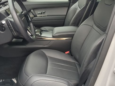 Used 2025 Land Rover Range Rover Sport SE AWD/4WD image 17