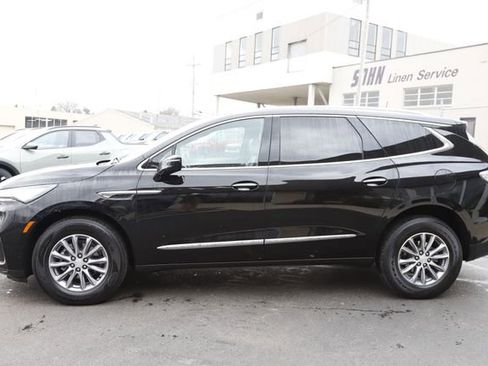 Used 2022 Buick Enclave Essence FWD image 8