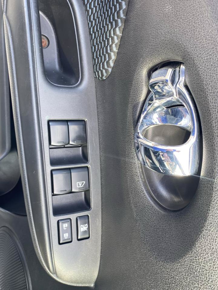 Used 2014 Nissan Versa Note SV FWD image 16