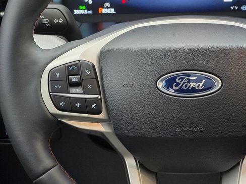 Used 2026 Ford Explorer Active w/ Active Comfort Package AWD/4WD image 17