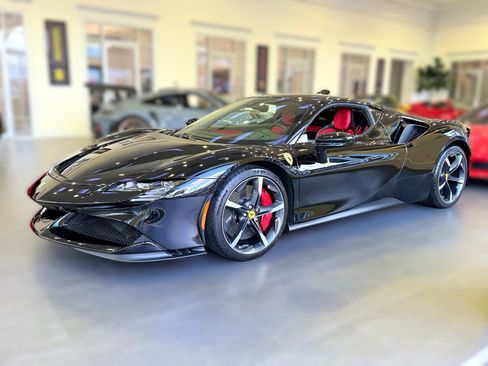 Used 2023 Ferrari SF90 Stradale AWD/4WD image 1
