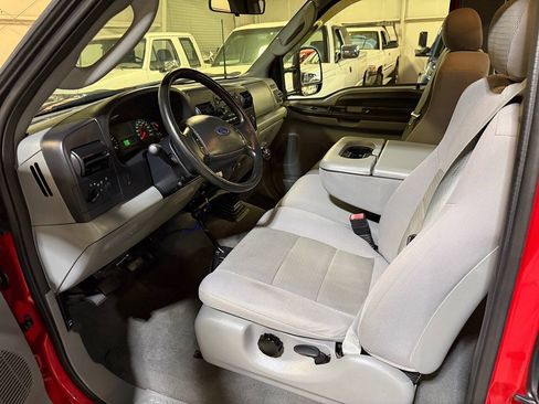 Used 2005 Ford F250 XLT AWD/4WD image 4