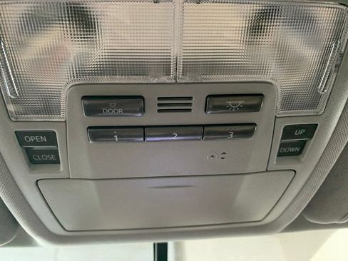 Used 2014 Toyota Highlander XLE FWD image 23