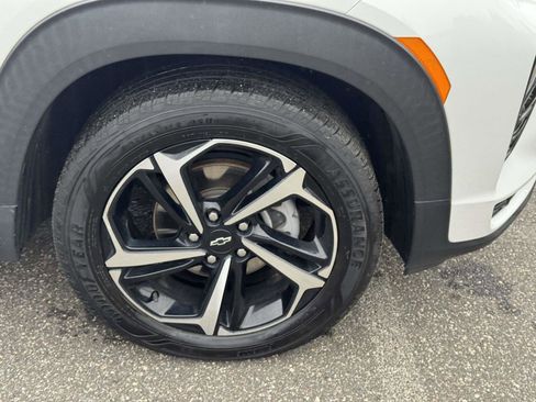 Certified 2023 Chevrolet TrailBlazer RS w/ Sun and Liftgate Package FWD image 9