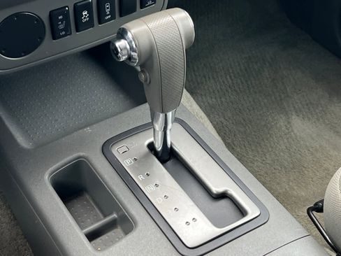 Used 2016 Nissan Frontier SV image 25