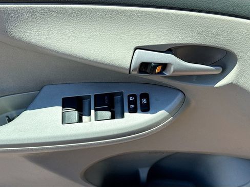 Used 2010 Toyota Corolla LE FWD image 14