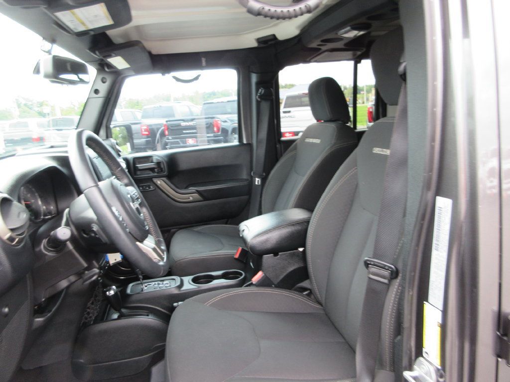 Used 2018 Jeep Wrangler Unlimited Sport AWD/4WD image 15