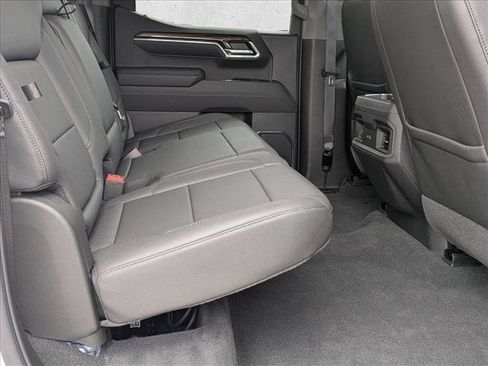 Used 2026 Chevrolet Silverado 1500 LT Trail Boss w/ Convenience Package II AWD/4WD image 18