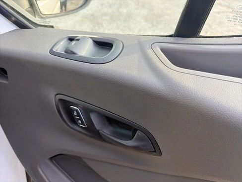 New 2024 Ford Transit 250 148 Medium Roof image 12