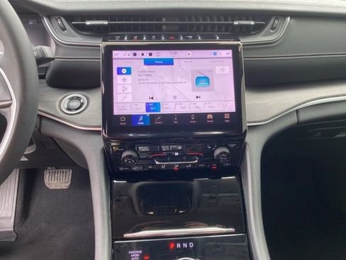 Used 2023 Jeep Grand Cherokee Limited w/ Black Appearance Package image 29