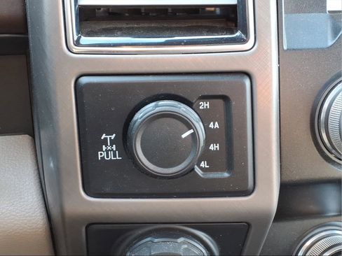 Used 2020 Ford F150 Limited w/ Trailer Tow Package image 10