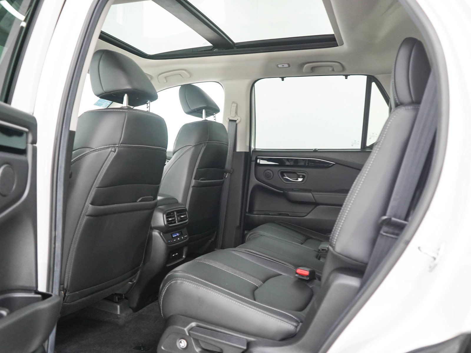 Used 2025 Honda Pilot Touring image 18
