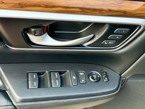 Used 2022 Honda CR-V Touring image 18
