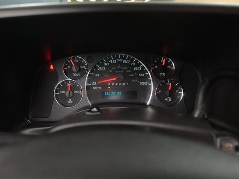 Used 2020 Chevrolet Express 2500 w/ Driver Convenience Package image 25