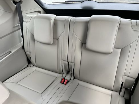 Used 2018 Volkswagen Atlas SE w/ R-Line Package image 16