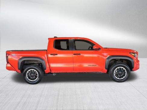 Used 2024 Toyota Tacoma TRD Off-Road image 8
