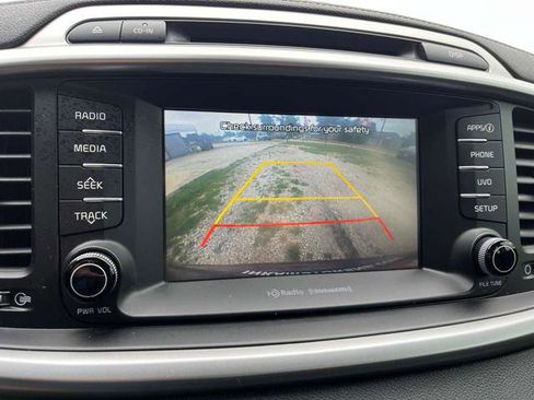 Used 2018 Kia Sorento FWD image 32