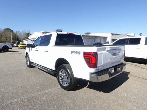 New 2025 Ford F150 Lariat w/ Equipment Group 501A Mid image 13