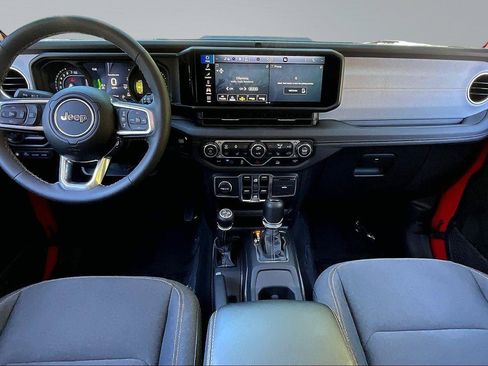 Certified 2025 Jeep Wrangler Unlimited Sahara AWD/4WD image 16