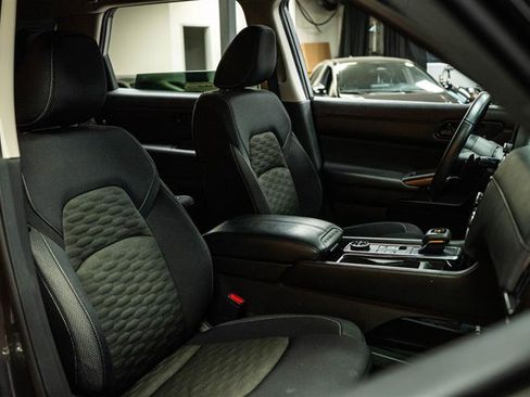 Used 2024 Nissan Pathfinder SV image 14